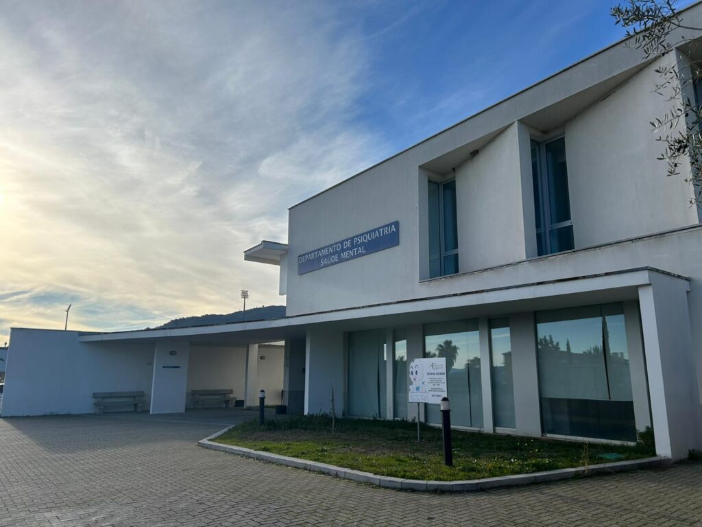 Ansiedade e depressão na Covilhã: entre longas filas de espera e o peso do silêncio