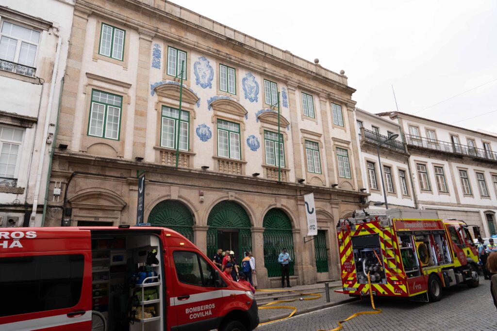 Simulacro testa resposta em cenário de incêndio no Museu da Covilhã